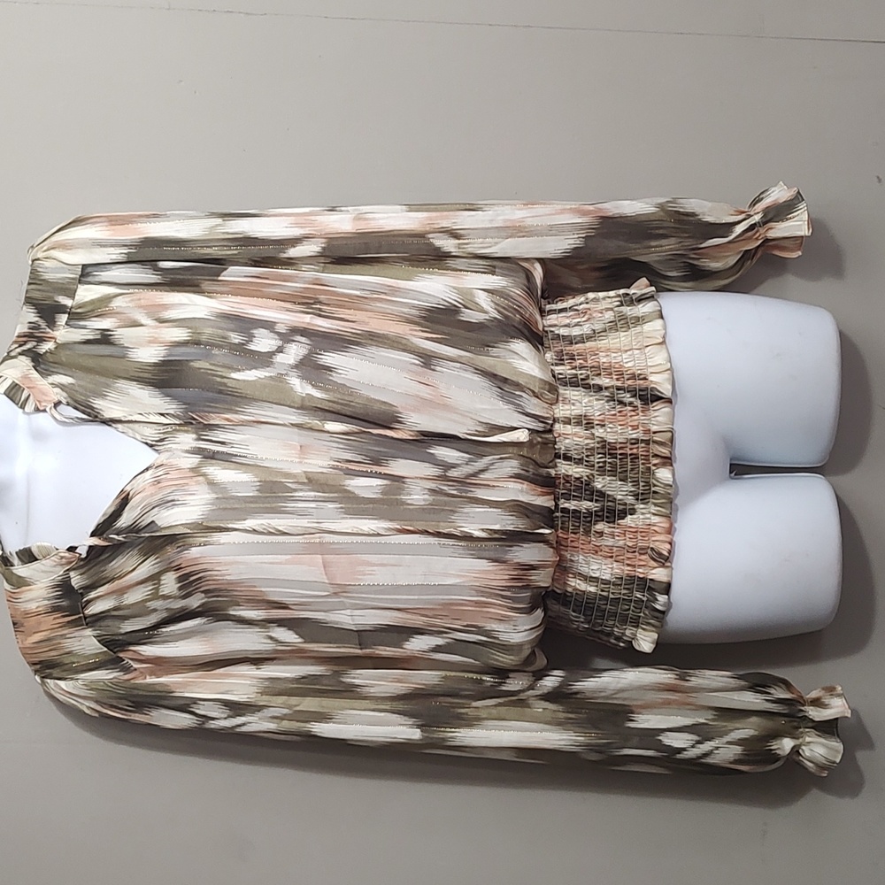 Women‎ blouse